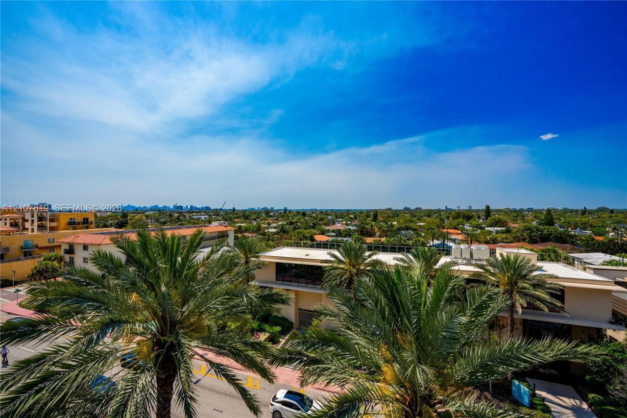 8925 E Collins Ave , Unit 6E, Surfside, FL 33154 Photo