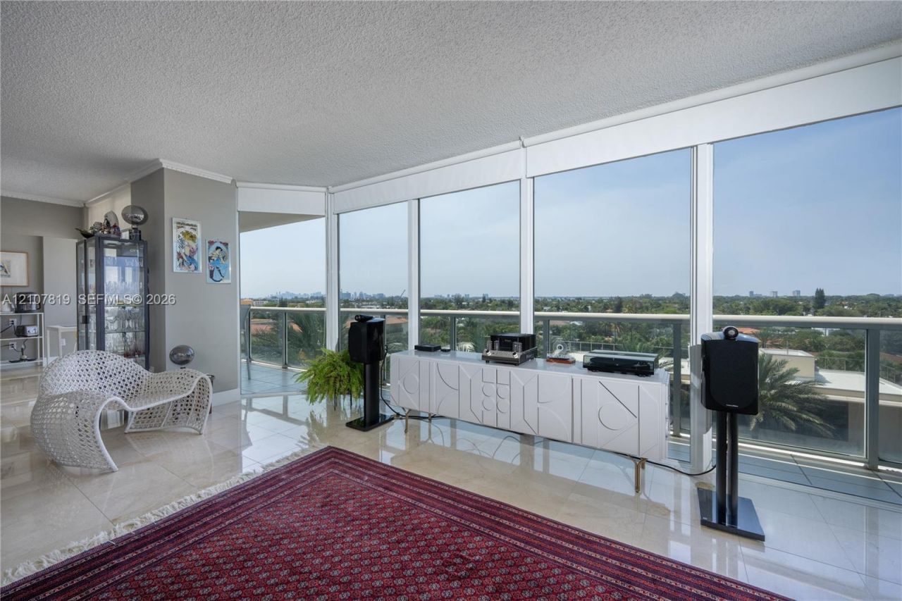 8925 E Collins Ave , Unit 6E, Surfside, FL 33154 Photo