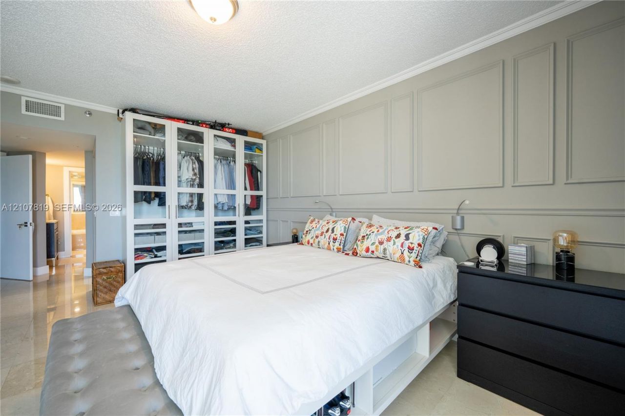 8925 E Collins Ave , Unit 6E, Surfside, FL 33154 Photo