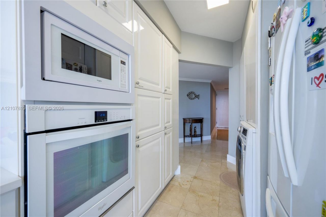 8925 E Collins Ave , Unit 6E, Surfside, FL 33154 Photo