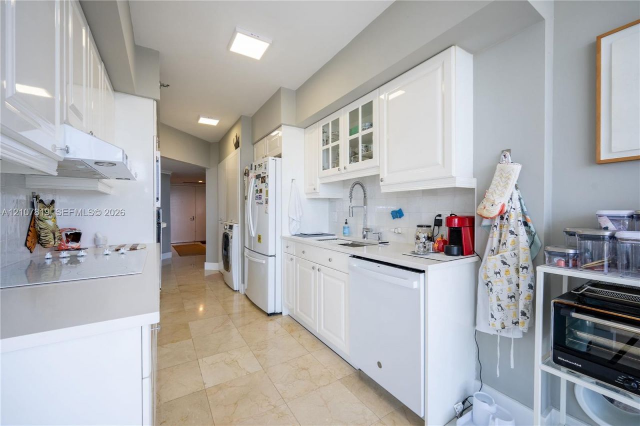 8925 E Collins Ave , Unit 6E, Surfside, FL 33154 Photo