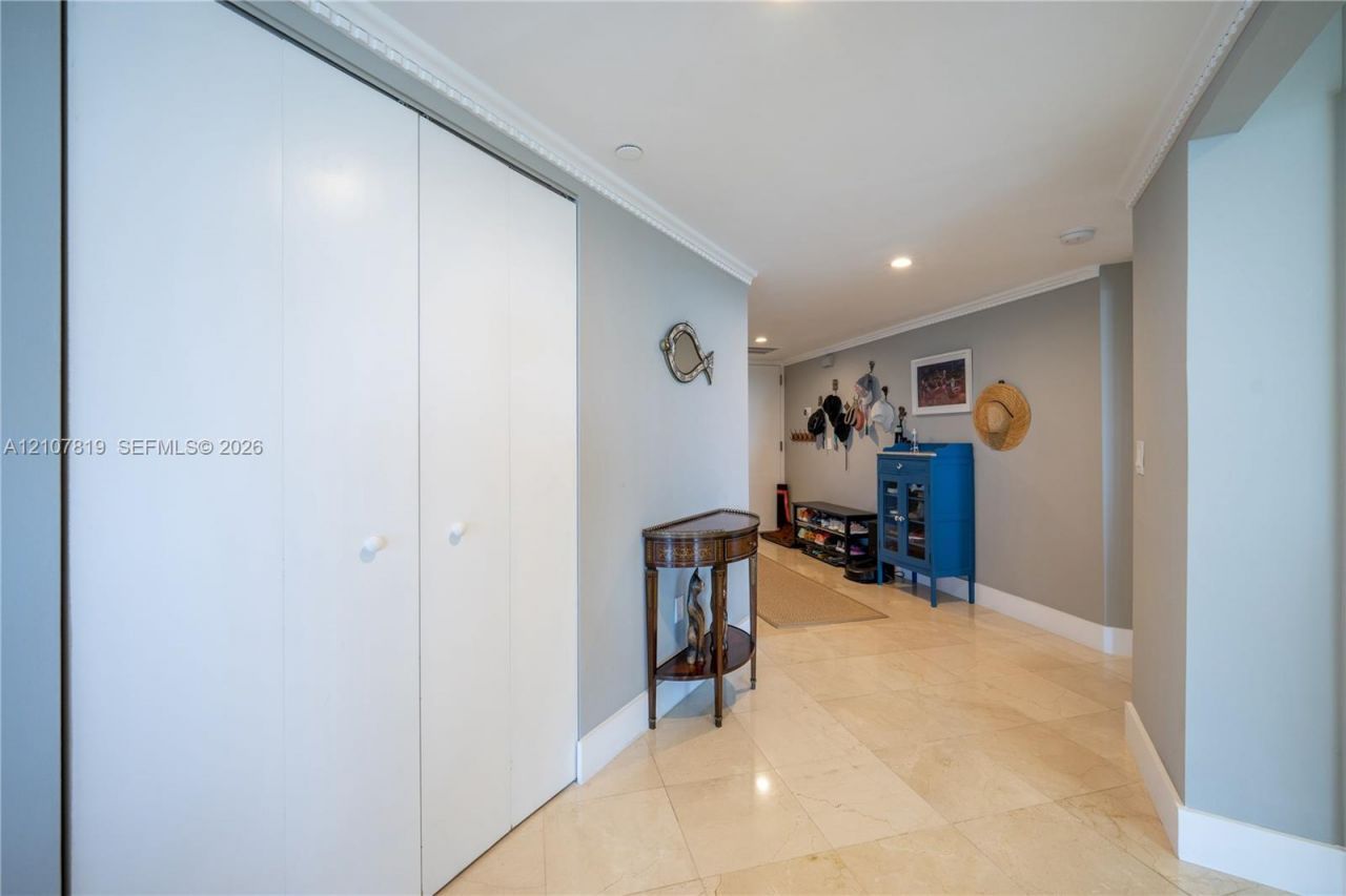 8925 E Collins Ave , Unit 6E, Surfside, FL 33154 Photo