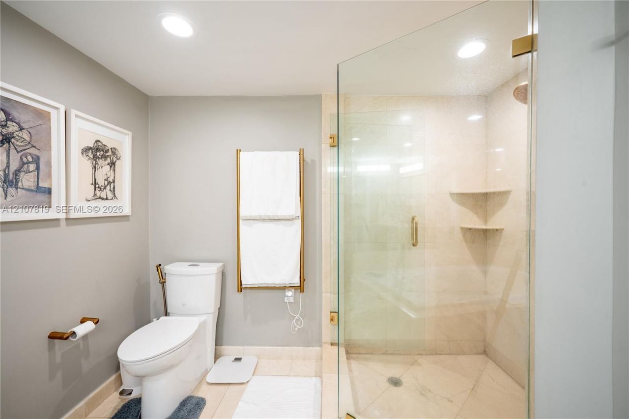8925 E Collins Ave , Unit 6E, Surfside, FL 33154 Photo