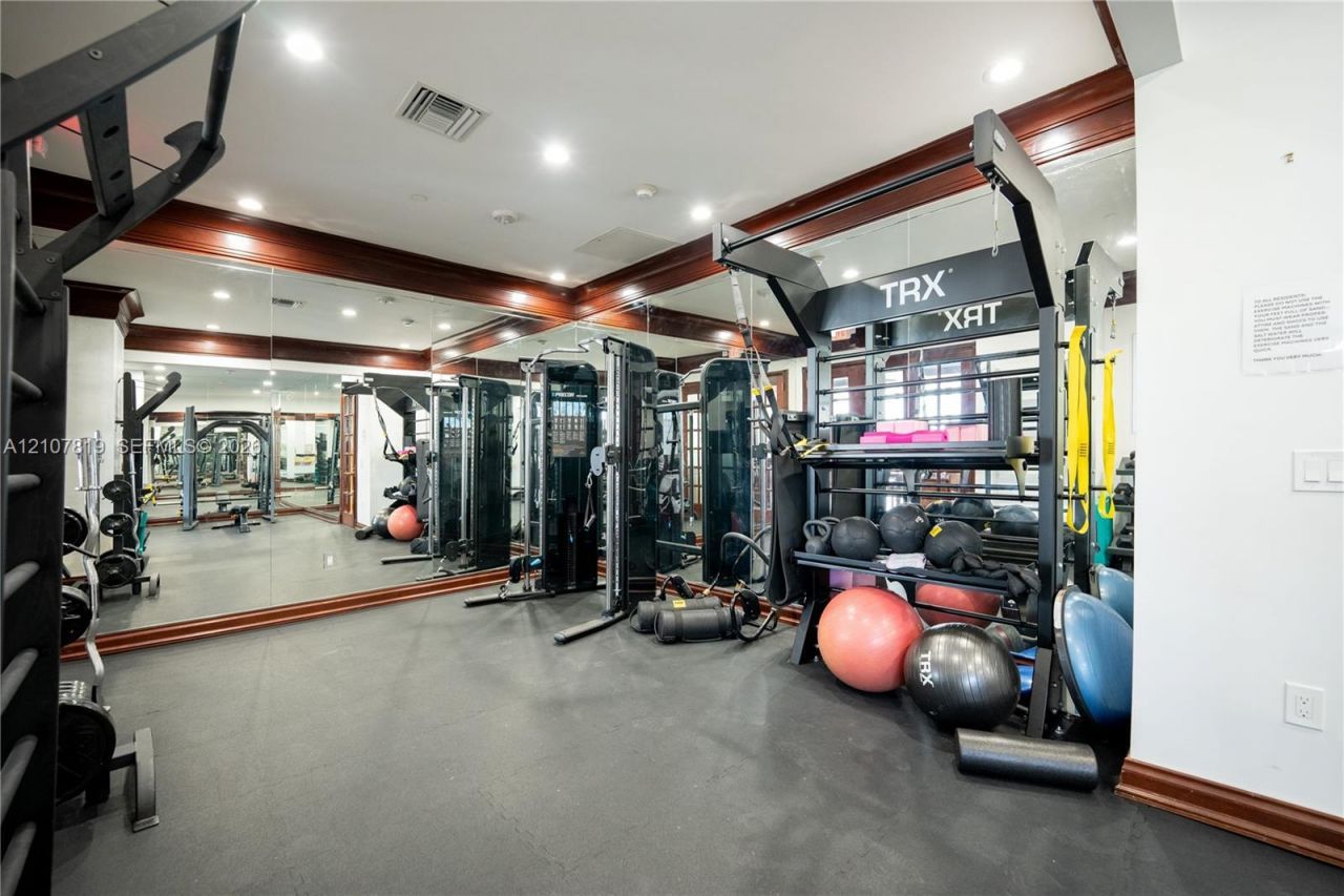 8925 E Collins Ave , Unit 6E, Surfside, FL 33154 Photo