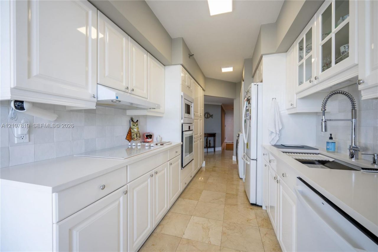 8925 E Collins Ave , Unit 6E, Surfside, FL 33154 Photo