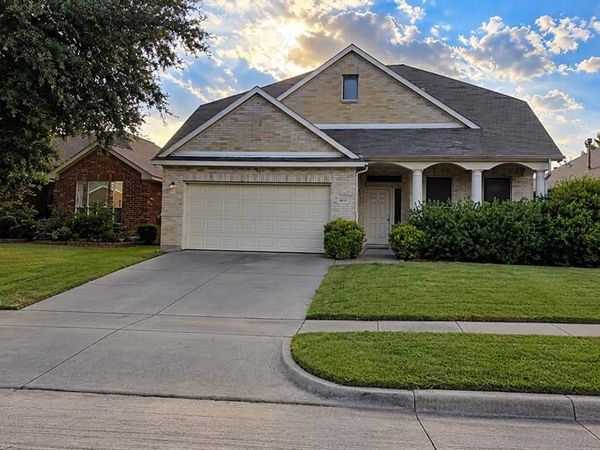 6610 Kinross Drive, Arlington, TX 76002