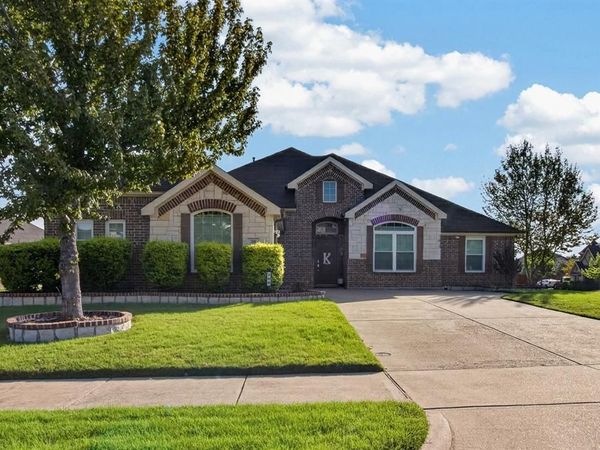 700 Edgewood Drive, DeSoto, TX 75115