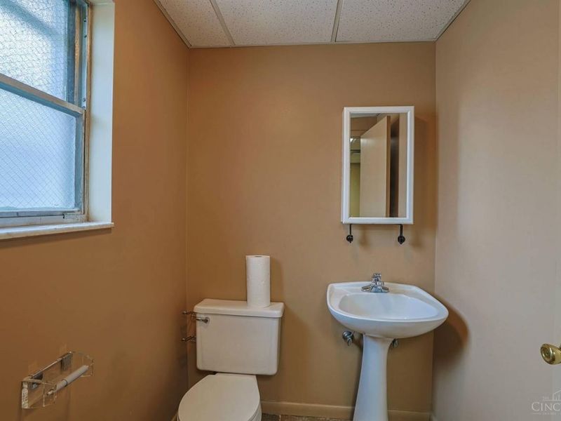 7351 Montgomery Road, Silverton, OH 45236 Photo 4