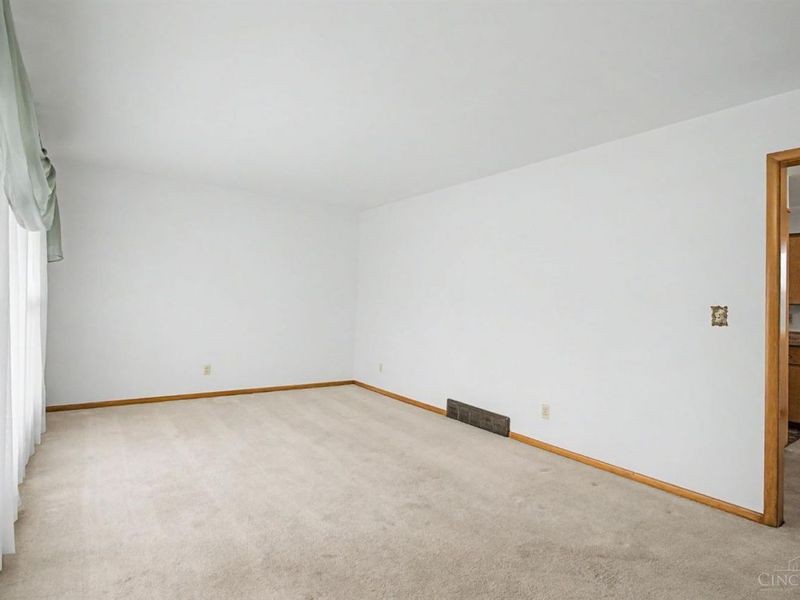 8070 Hopewell, Cincinnati, OH 45242 Photo 4