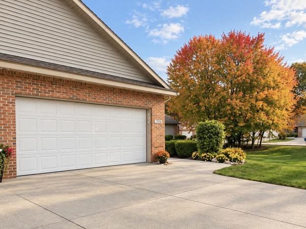 17570 Park Pl Circle, Spring Lake, MI 49456