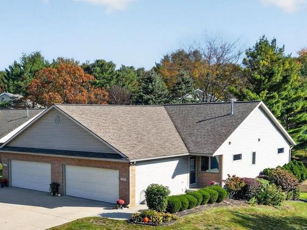 17570 Park Pl Circle, Spring Lake, MI 49456