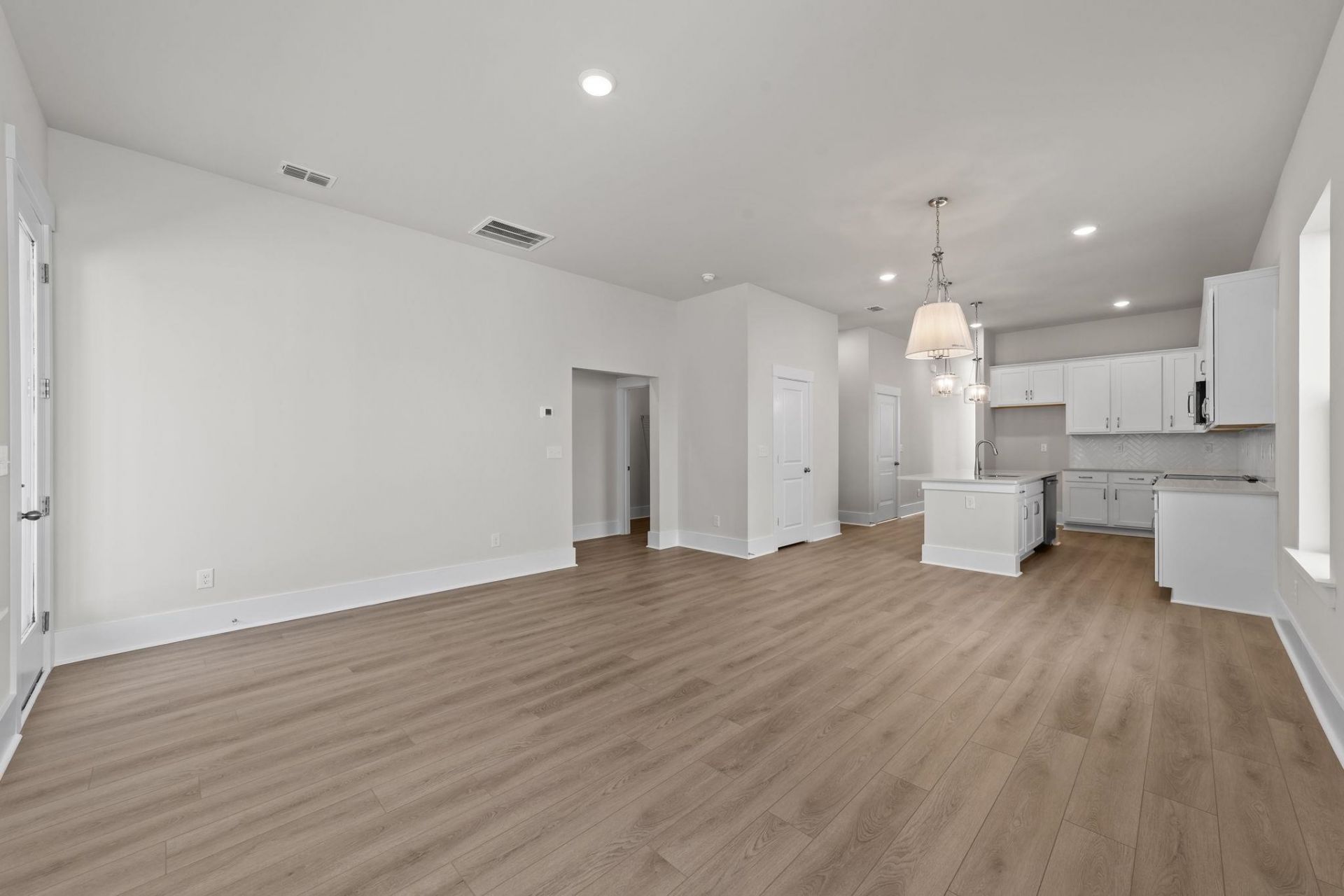 552 Waters Edge Dr.  Photo 14