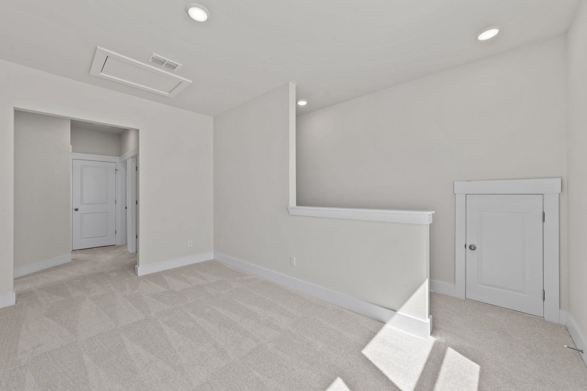 552 Waters Edge Dr.  Photo 20