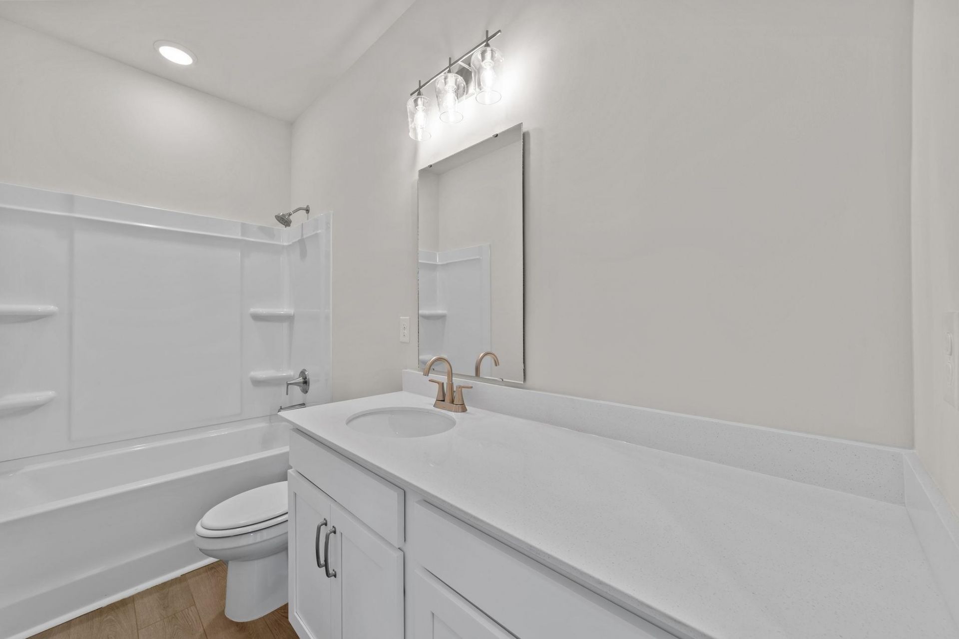 552 Waters Edge Dr.  Photo 23