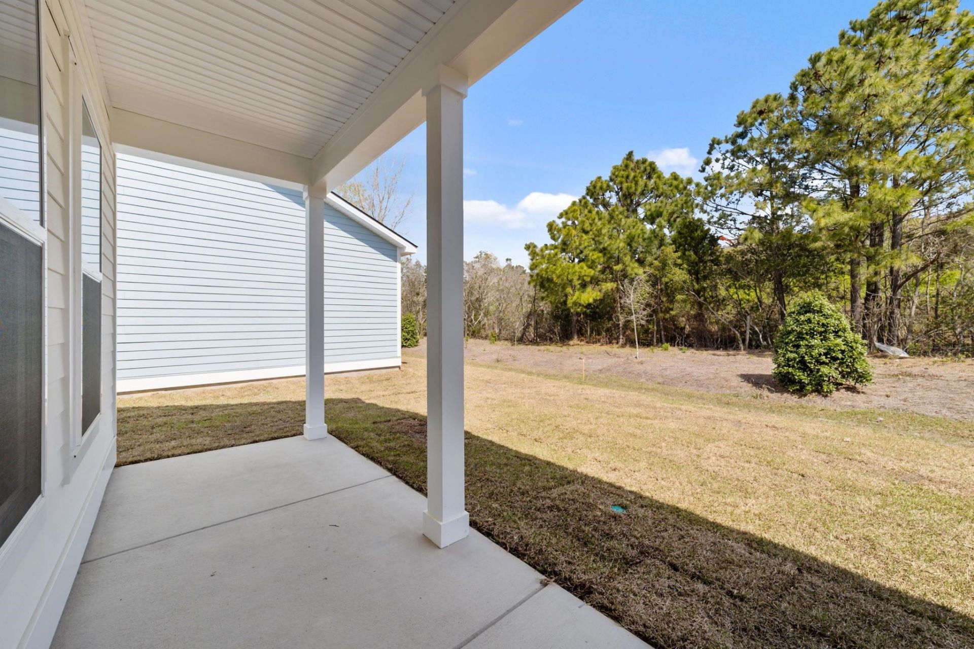 552 Waters Edge Dr.  Photo 24
