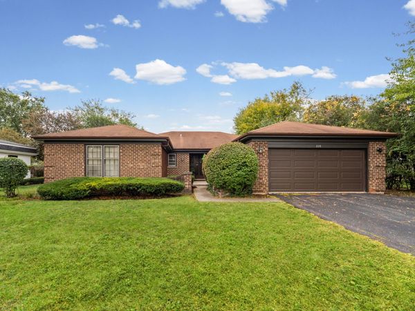 220 Park Lane , Deerfield, IL 60015