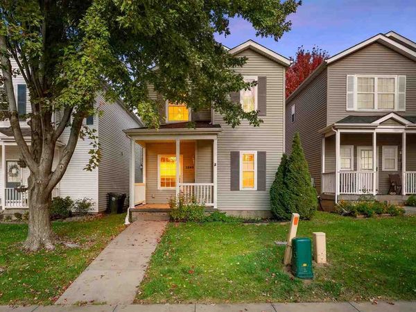 1240 Shannon Dr, Iowa City, IA 52246