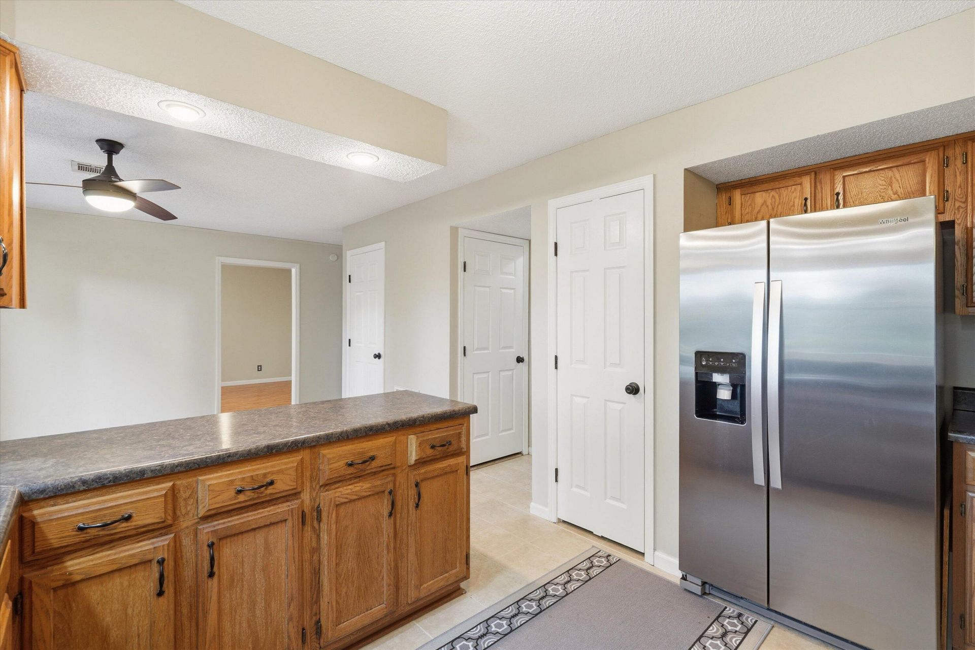 1406 Diamond Boulevard Photo 11