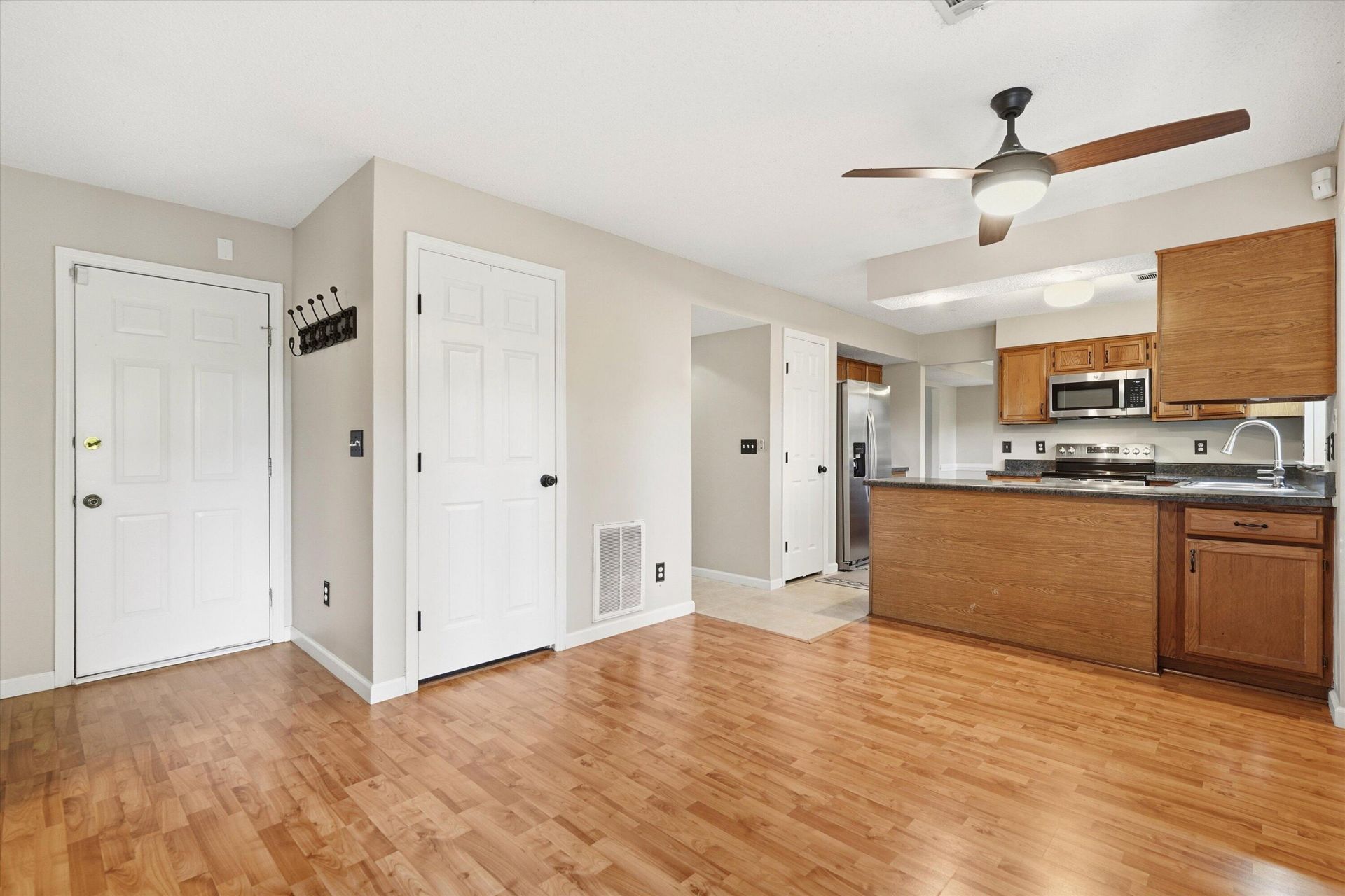 1406 Diamond Boulevard Photo 14
