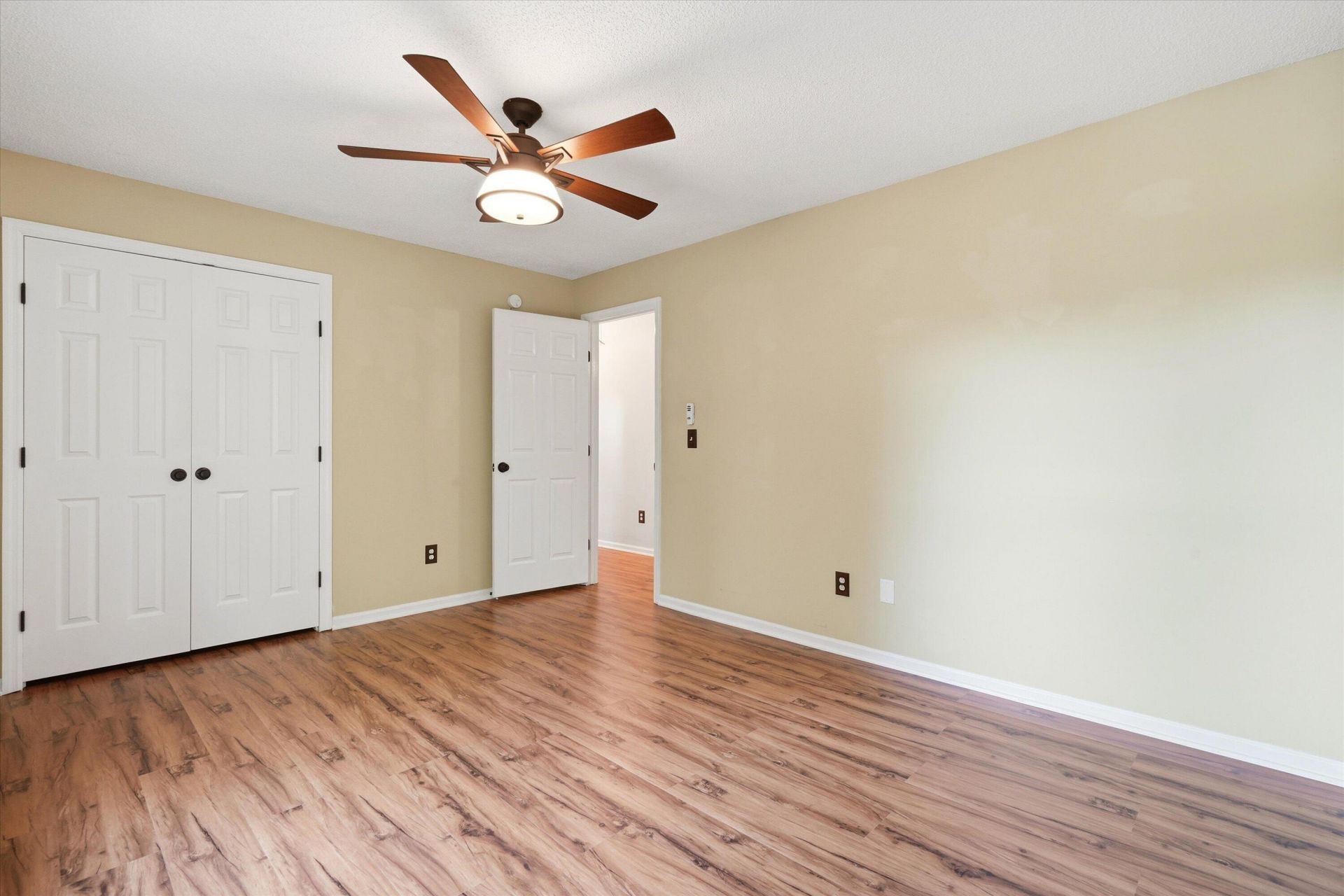 1406 Diamond Boulevard Photo 24