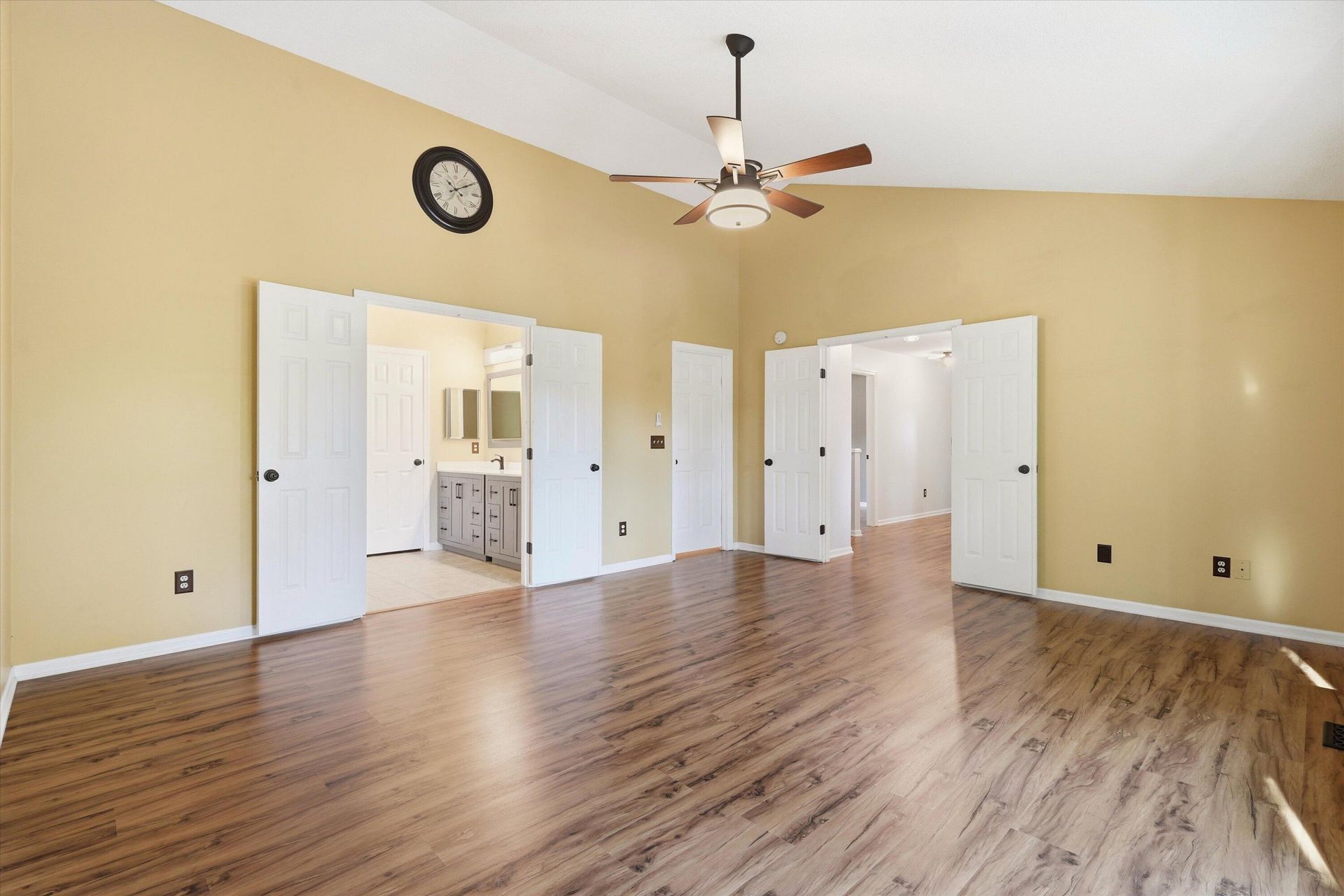 1406 Diamond Boulevard Photo 29