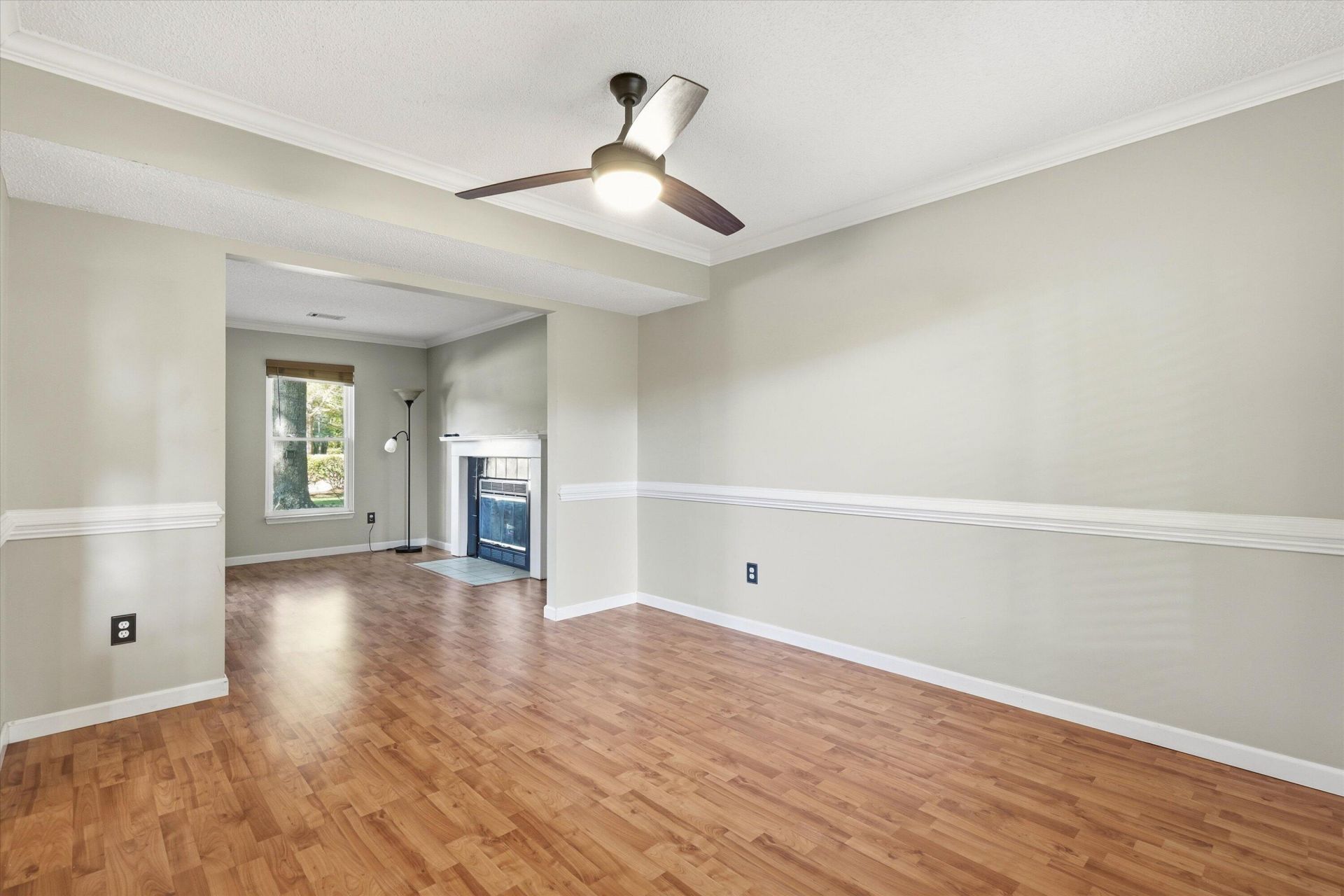 1406 Diamond Boulevard Photo 6