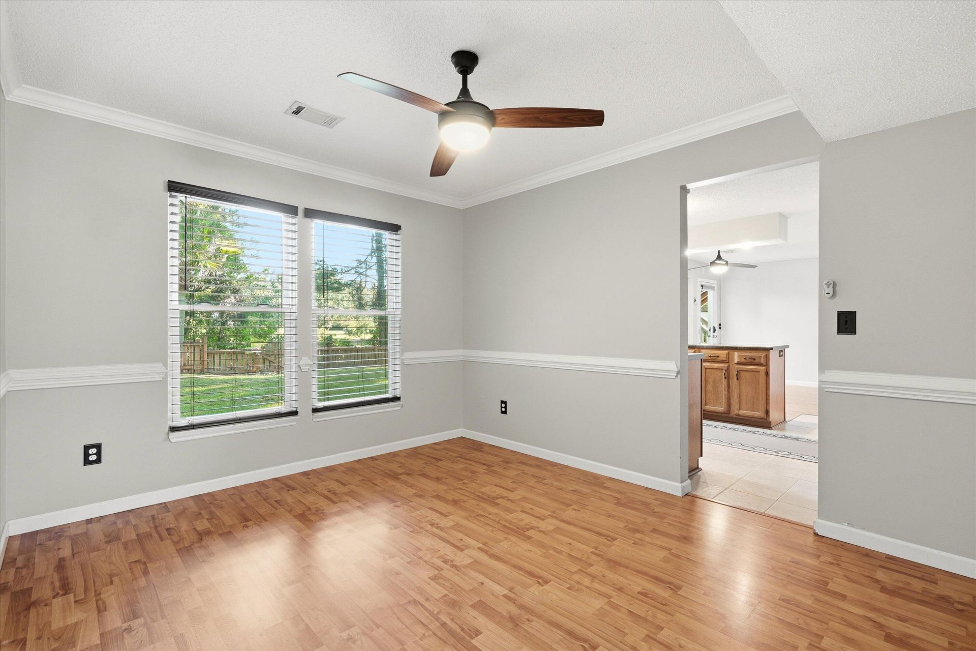 1406 Diamond Boulevard Photo 7