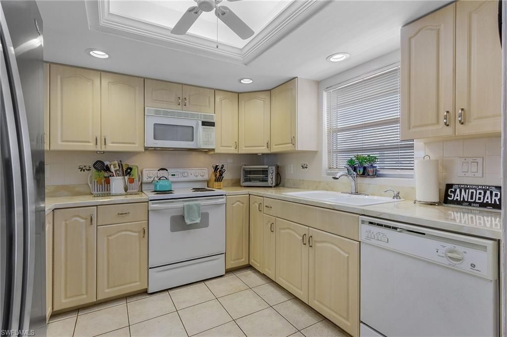 4531 Bay Beach Ln , Unit 334, Fort Myers Beach, FL 33931 Photo