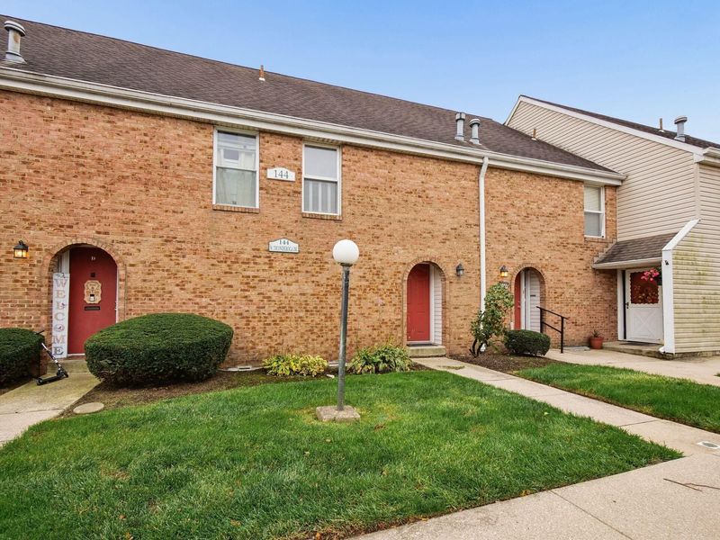 144 W Ticonderoga Drive, Unit E, Westerville, OH 43081 Photo 2