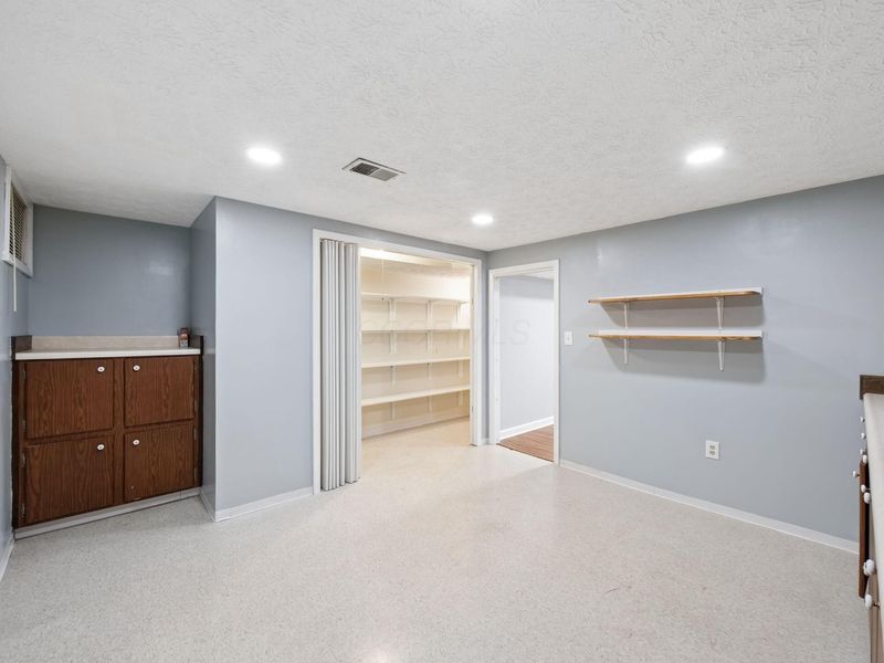 144 W Ticonderoga Drive, Unit E, Westerville, OH 43081 Photo 35
