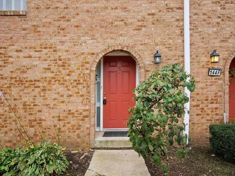 144 W Ticonderoga Drive, Unit E, Westerville, OH 43081 Photo 4