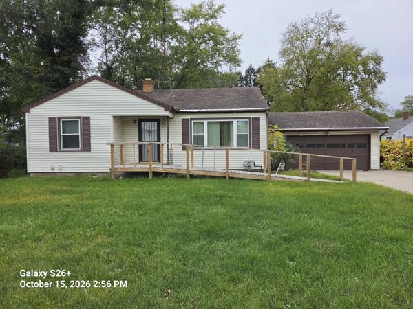 1858 Broadway, Benton Harbor, MI 49022