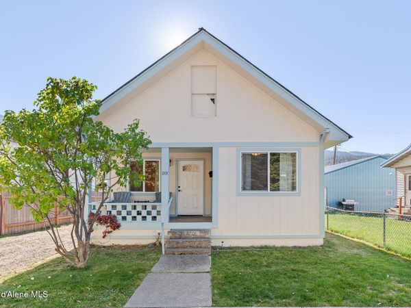 215 E Riverside AVE E, Kellogg, ID 83837