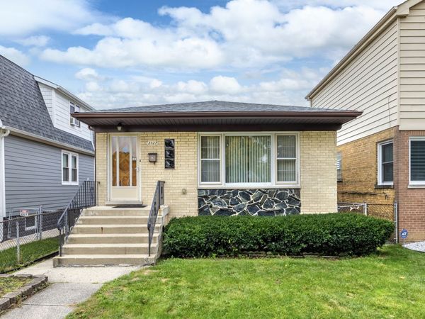 3927 N Pontiac Avenue , Chicago, IL 60634