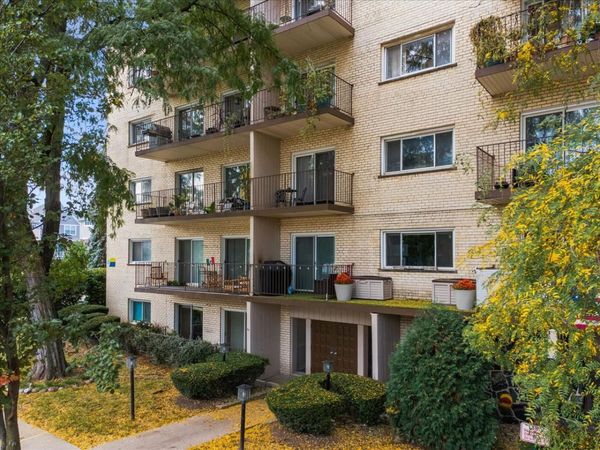 8630 Ferris Avenue, Unit 404, Morton Grove, IL 60053