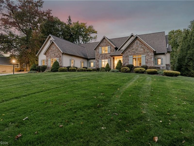 29099 Bolingbrook Road, Pepper Pike, OH 44124 Photo 3