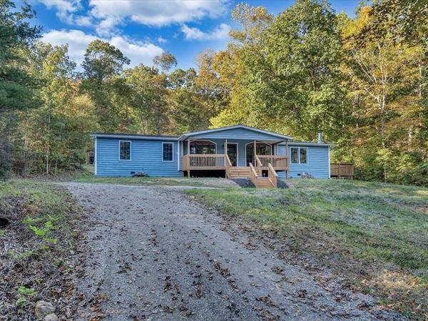 7407 Bradshaw RD, Salem, VA 24153