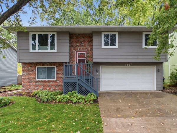 1427 ESTHER ST, Iowa City, IA 52240