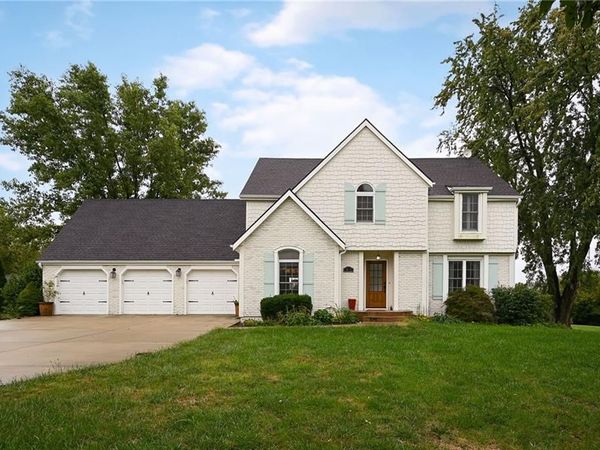 3955 W 214th Street, Bucyrus, KS 66013