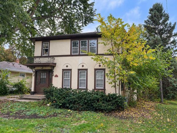 1370 Almond Avenue , Saint Paul, MN 55108