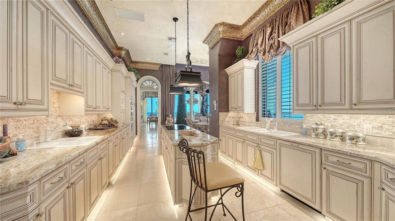 415 L Ambiance Drive, Unit PH-F, Longboat Key, FL 34228 Photo