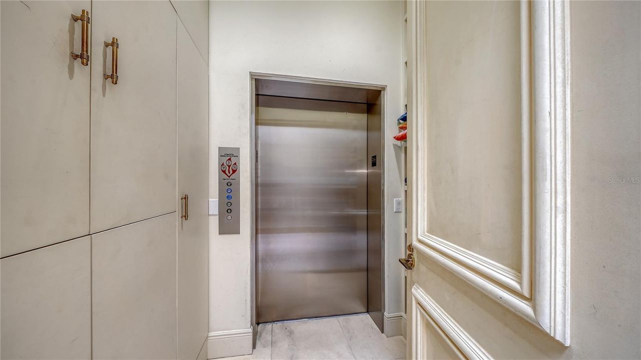 415 L Ambiance Drive, Unit PH-F, Longboat Key, FL 34228 Photo