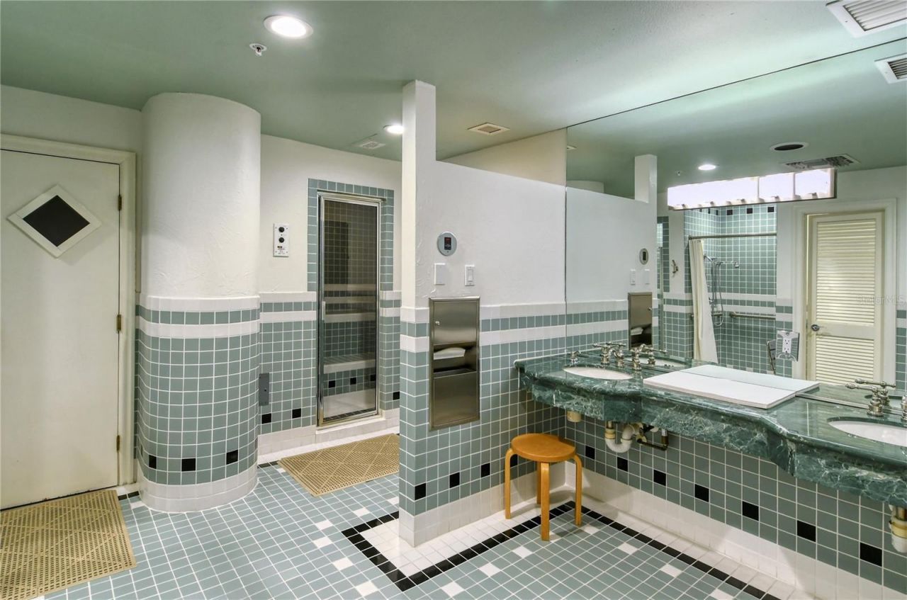 415 L Ambiance Drive, Unit PH-F, Longboat Key, FL 34228 Photo