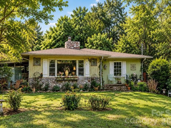 12 Nature Lane, Waynesville, NC 28786