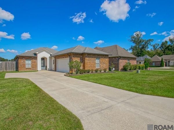 11527 Hideaway St, Denham Springs, LA 70726