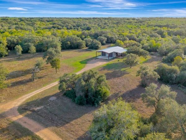 326 Pebble Drive, Victoria, TX 77905