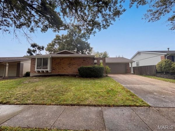 742 Foxwick Drive , Ballwin, MO 63011