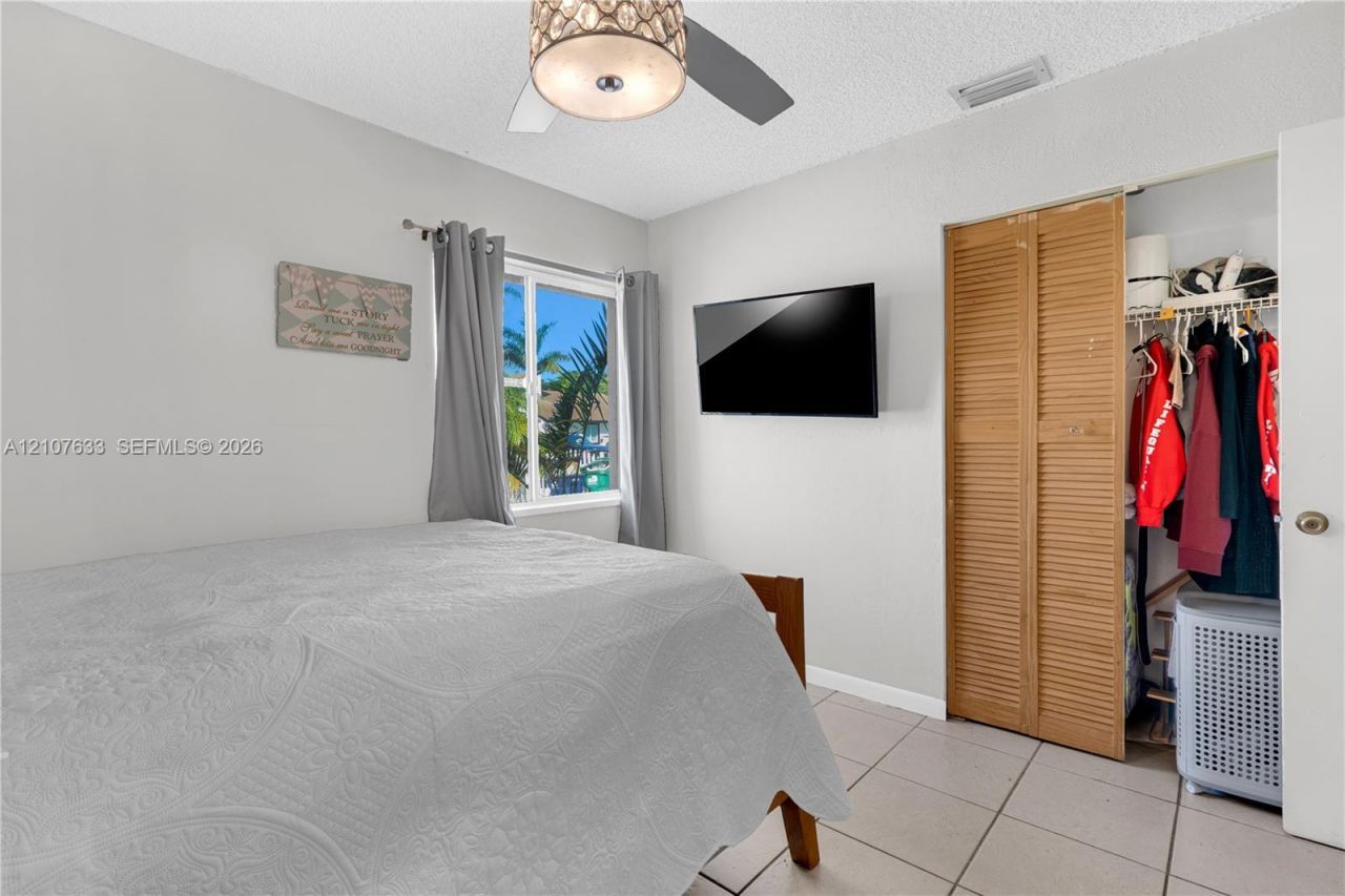21056 SW 124th Ave Rd , Miami, FL 33177 Photo