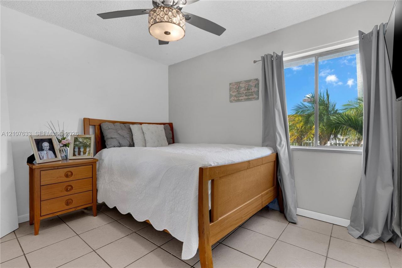 21056 SW 124th Ave Rd , Miami, FL 33177 Photo