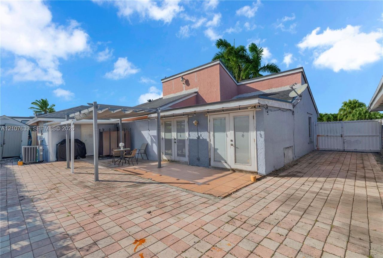 21056 SW 124th Ave Rd , Miami, FL 33177 Photo